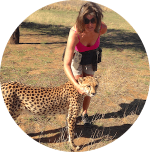 Gundi Gabrielle with Cheetah in Namibia - Naankuse Gundi Gabrielle with Cheetah in Namibia - Naankuse